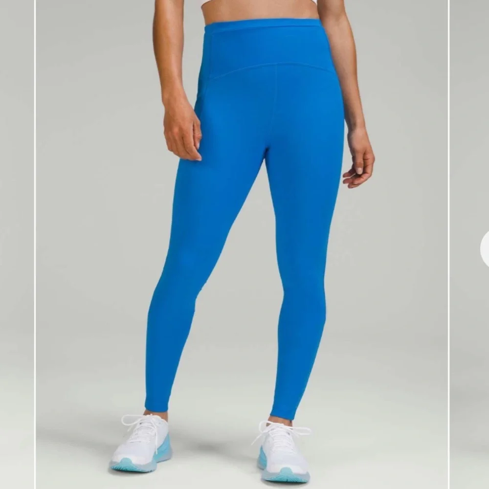 Lululemon Swift Speed High-Rise Tight 28"
Poolside 4 Blue - Picture 3 of 10